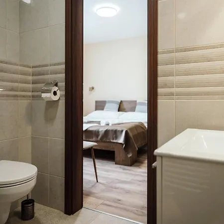 Varerdo Vendeghaz Kisgyor